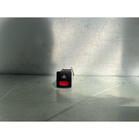 Bouton de warning CITROEN SAXO Photo n°1