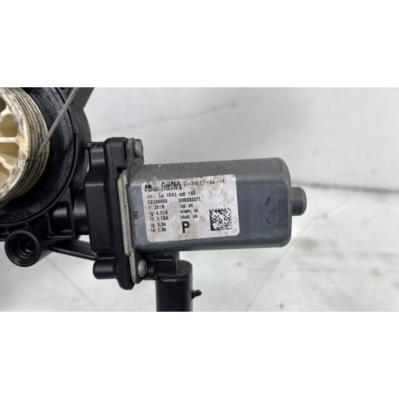 Leve vitre electrique avant droit FIAT 500 2 Photo n°3