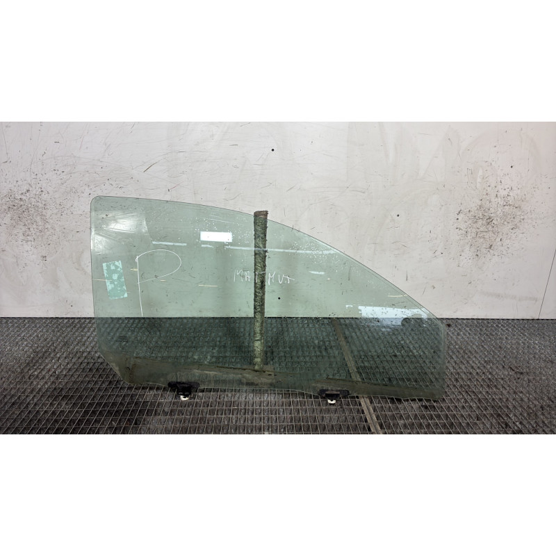 Vitre avant droit TOYOTA YARIS 1 Photo n°1