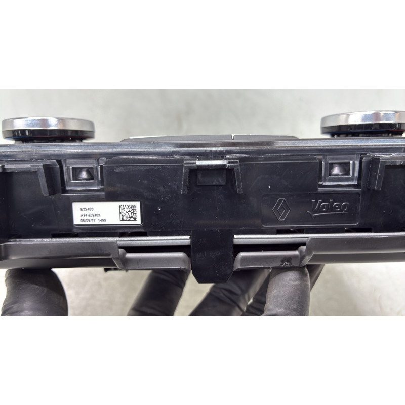 Ecran GPS RENAULT MEGANE 4 Photo n°12