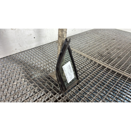 Custode avant gauche (porte) TOYOTA YARIS 2
