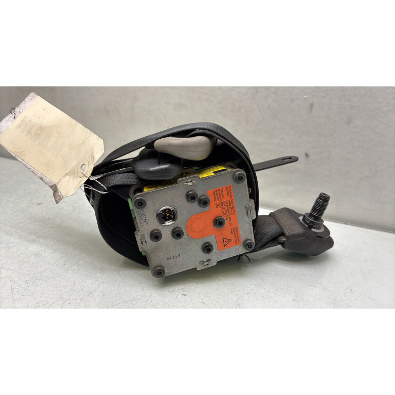 Pretensionneur de ceinture avant droit TOYOTA YARIS 2 Photo n°3