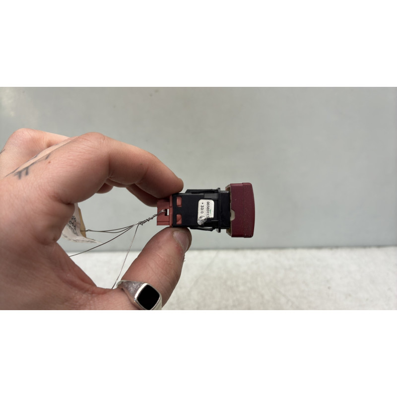 Bouton de warning PEUGEOT PARTNER 2 Photo n°2