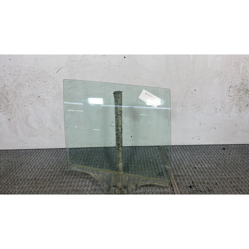 Vitre arriere droit BMW X3 F25 Photo n°1