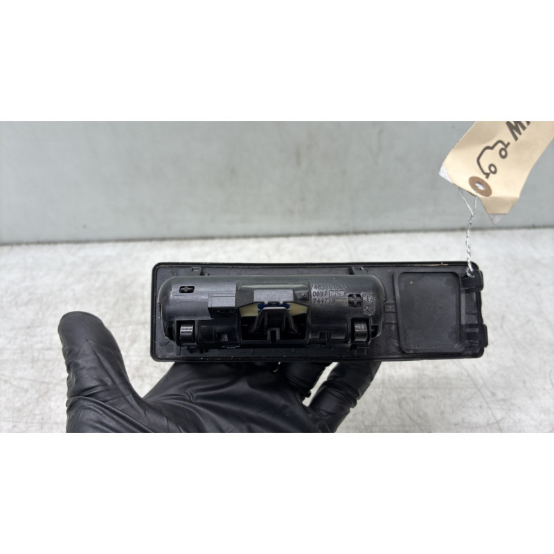 Bouton de coffre BMW X3 F25 Photo n°3