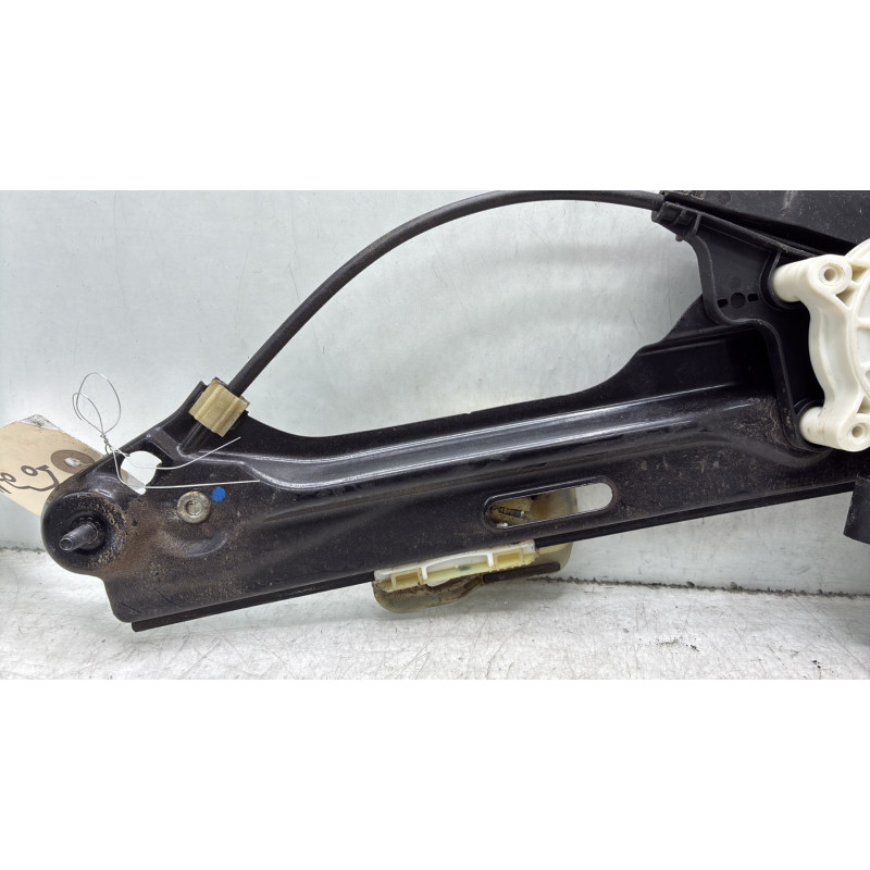 Leve vitre electrique arriere gauche BMW X3 F25 Photo n°3