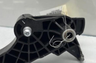 Pedale d'embrayage PEUGEOT 2008 1