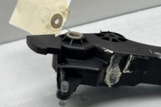 Pedale d'embrayage PEUGEOT 2008 1