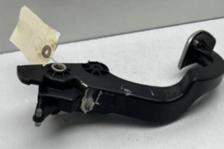 Pedale d'embrayage PEUGEOT 2008 1
