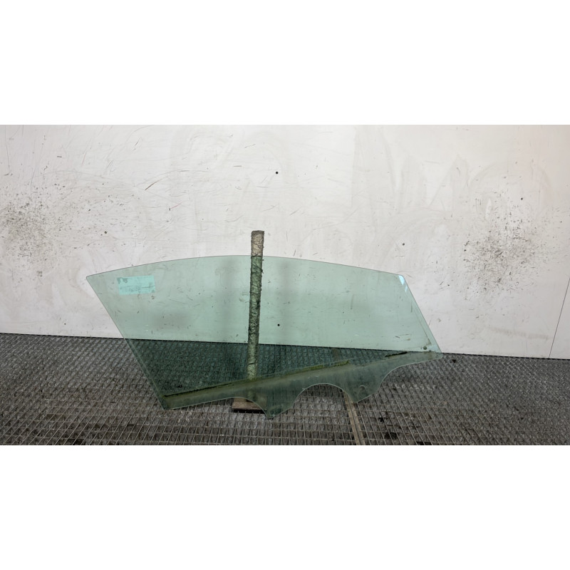 Vitre avant gauche FORD FIESTA 7 Photo n°4