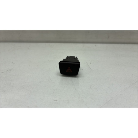 Bouton de warning FORD FIESTA 7 Photo n°1