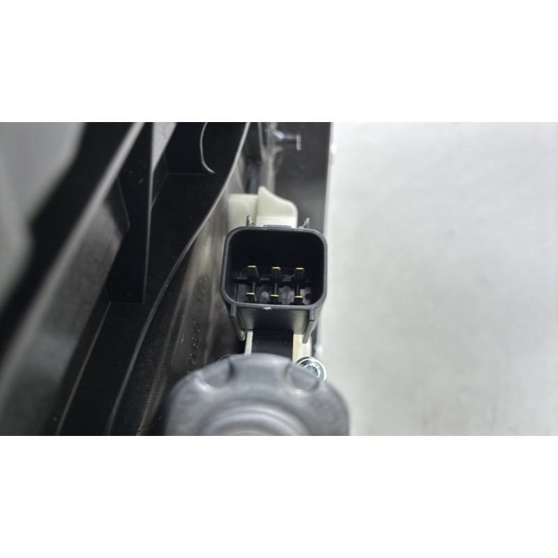 Leve vitre electrique avant gauche FORD FIESTA 7 Photo n°3