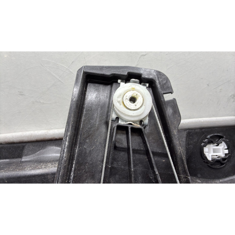 Leve vitre electrique avant gauche FORD FIESTA 7 Photo n°7