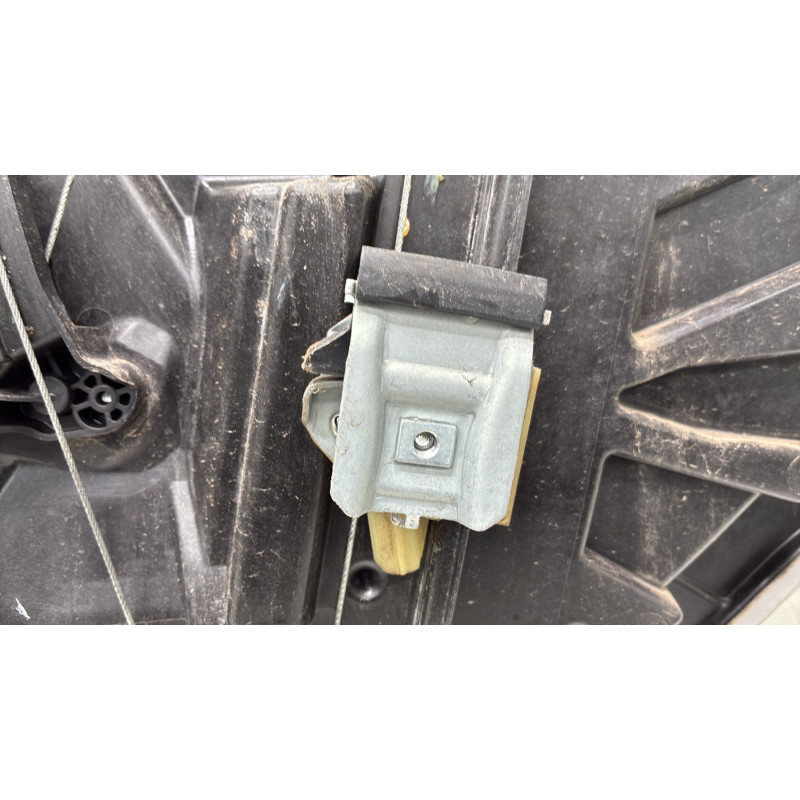 Leve vitre electrique avant gauche FORD FIESTA 7 Photo n°9