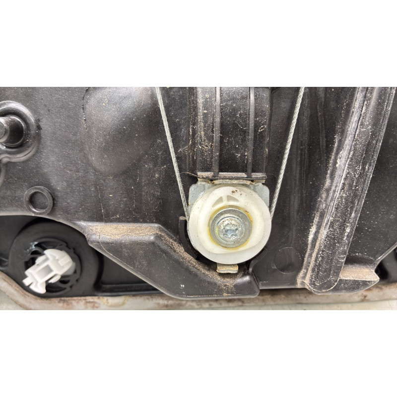 Leve vitre electrique avant gauche FORD FIESTA 7 Photo n°10