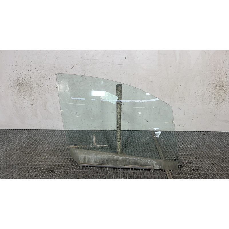 Vitre avant droit OPEL AGILA B Photo n°1