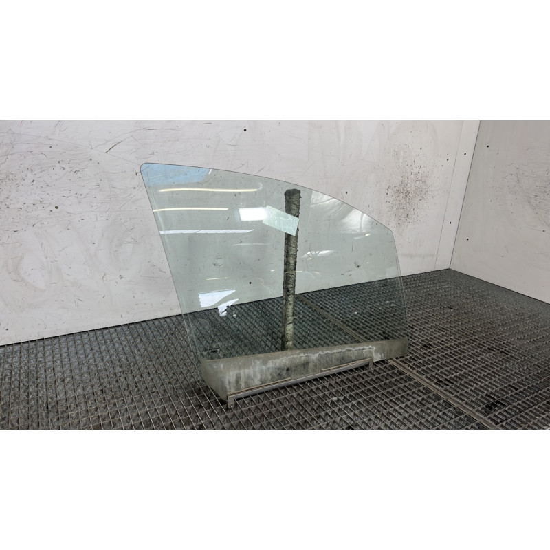 Vitre avant droit OPEL AGILA B Photo n°3