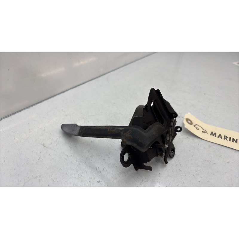 Fermeture de capot TOYOTA YARIS 3 Photo n°2