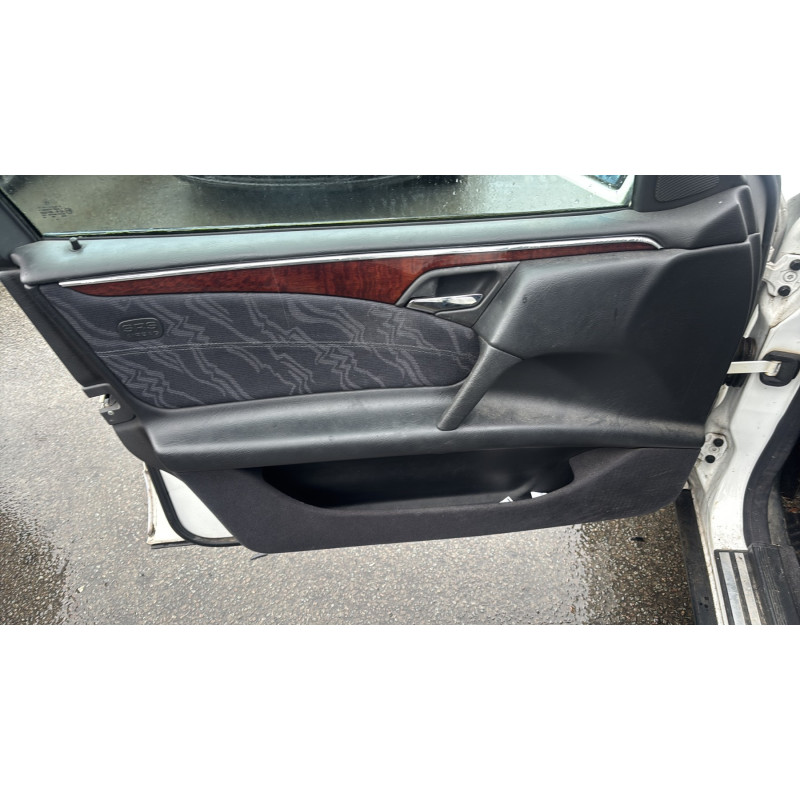Neiman MERCEDES CLASSE E 210 Photo n°13