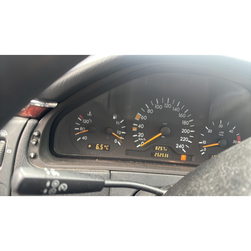 Neiman MERCEDES CLASSE E 210 Photo n°18