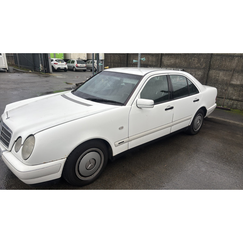 Serrure arriere gauche MERCEDES CLASSE E 210 Photo n°4