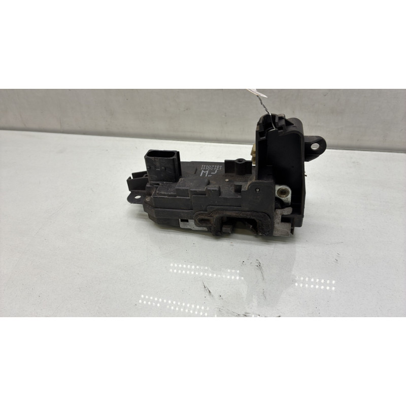 Serrure avant gauche OPEL ASTRA H Photo n°4