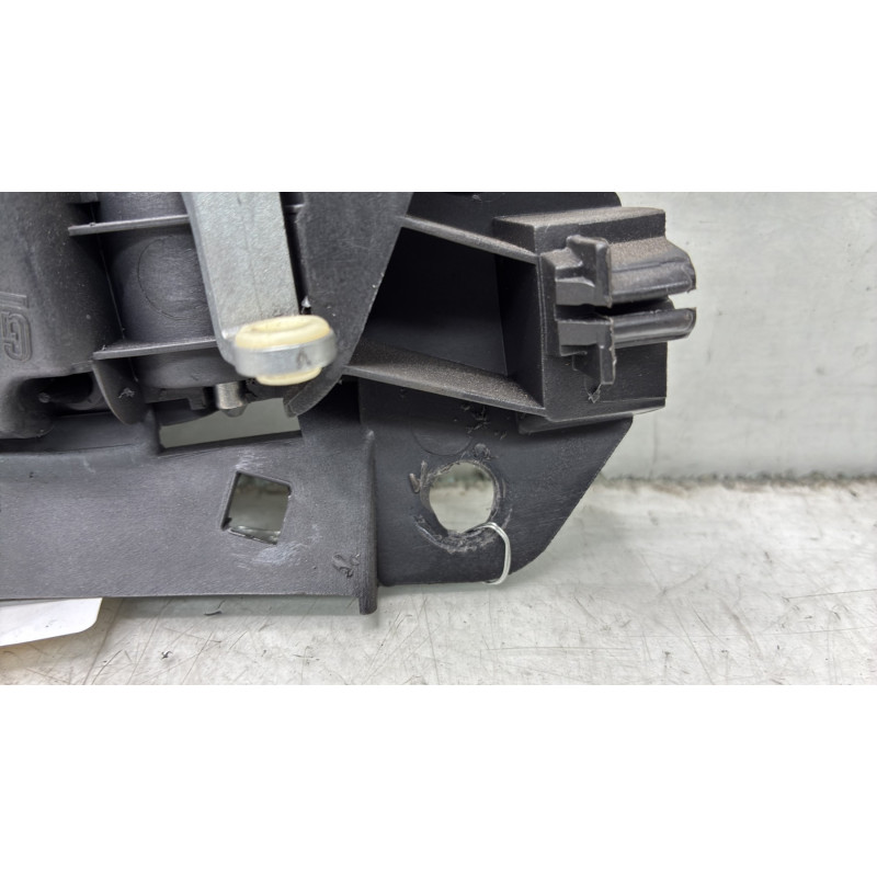 Poignee interieur arriere gauche OPEL CORSA D Photo n°4