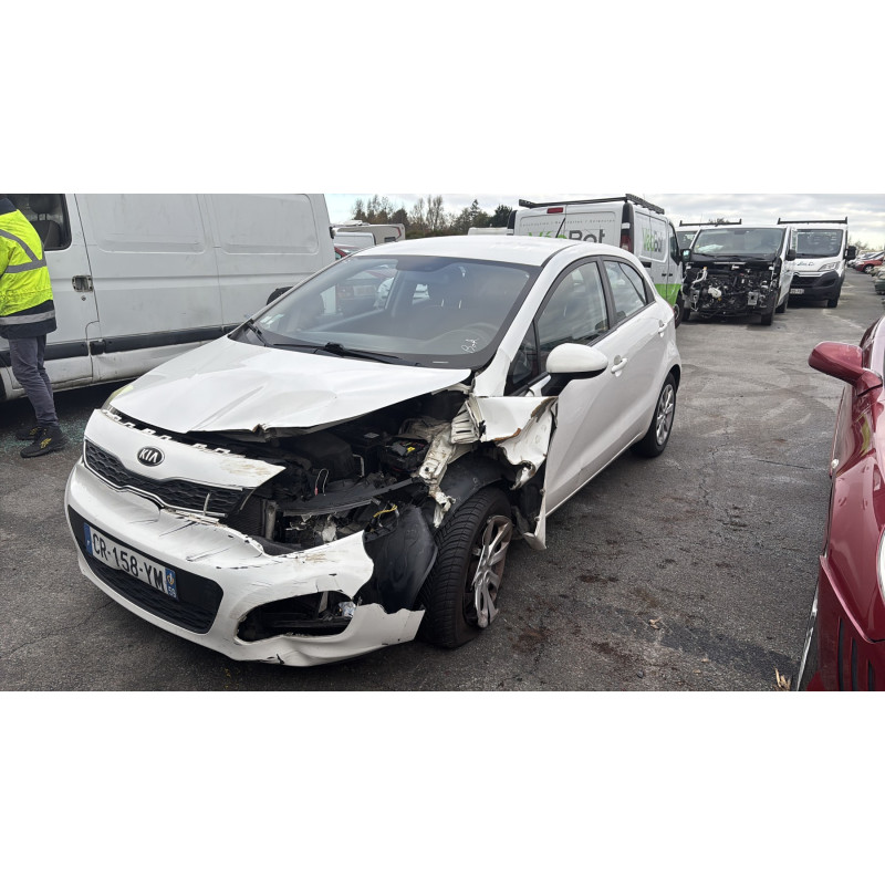 Pare choc arriere KIA RIO 3 Photo n°5