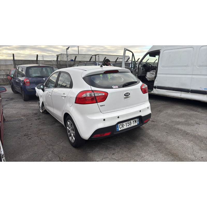 Pare choc arriere KIA RIO 3 Photo n°8