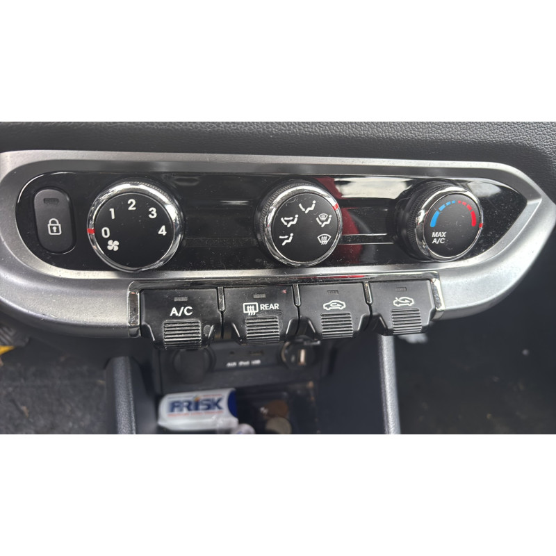 Vitre avant gauche KIA RIO 3 Photo n°19