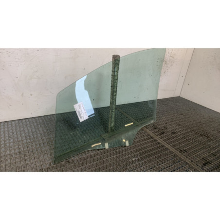 Vitre avant droit PEUGEOT 207