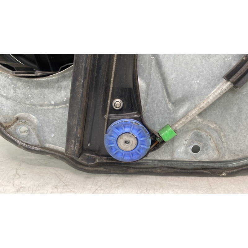 Leve vitre electrique avant gauche VOLKSWAGEN POLO 4 Photo n°9