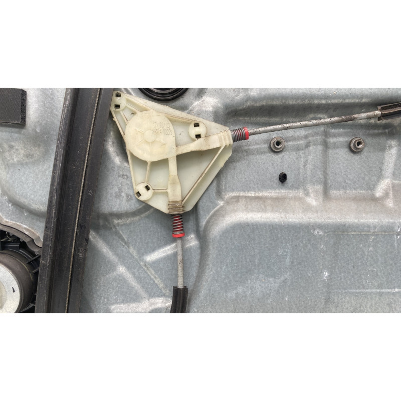 Leve vitre electrique avant gauche VOLKSWAGEN POLO 4 Photo n°10