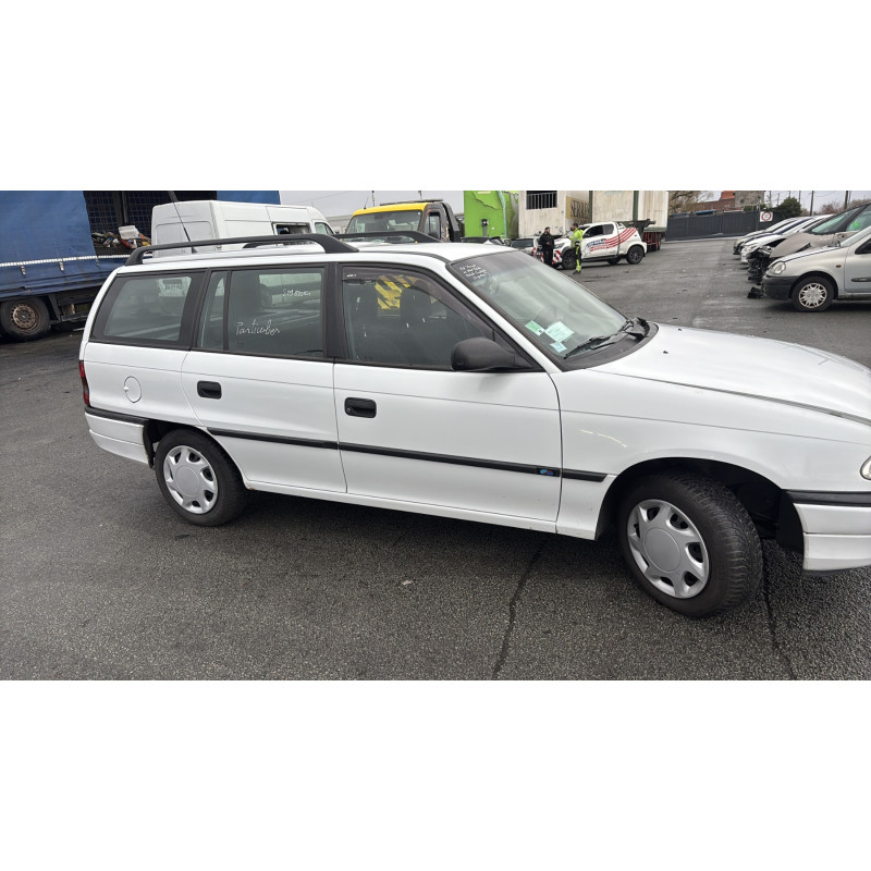Anti brouillard gauche (feux) OPEL ASTRA F Photo n°19