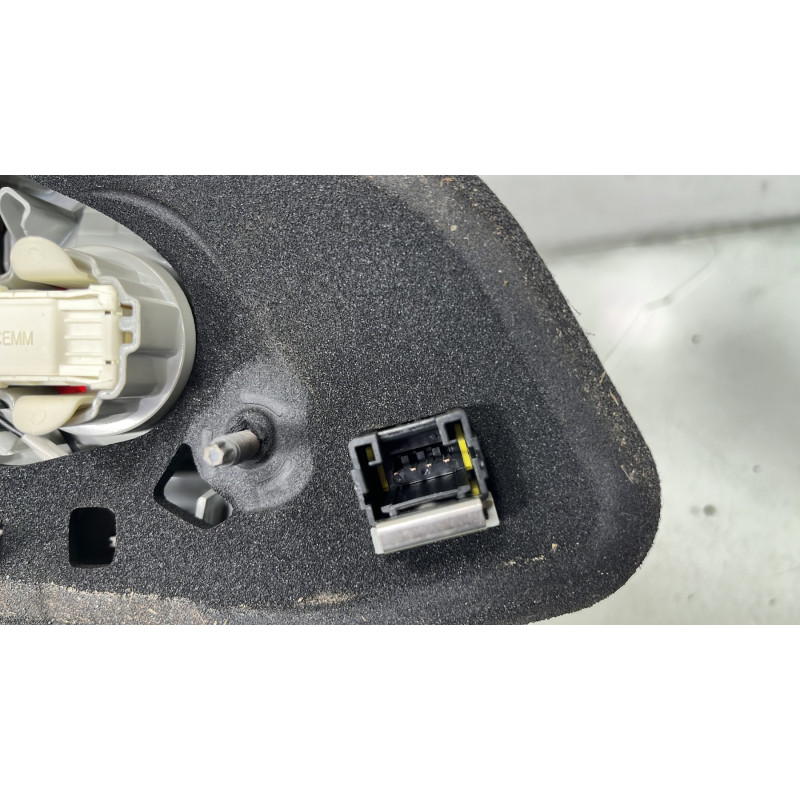 Feu arriere secondaire droit (feux) PEUGEOT 308 2 SW Photo n°3