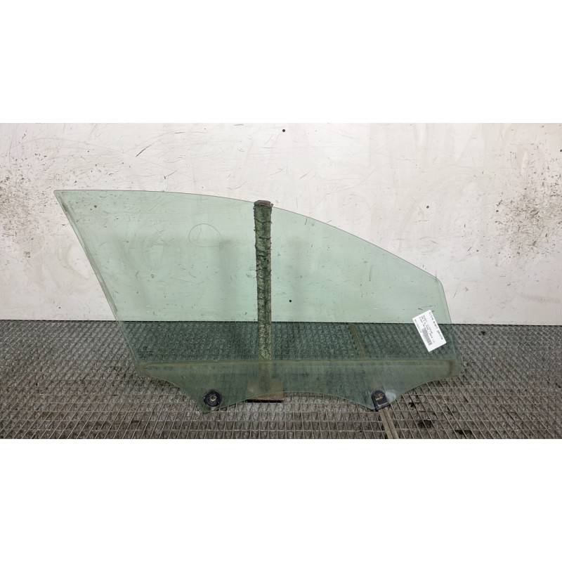 Vitre avant gauche PEUGEOT 308 2 SW Photo n°4