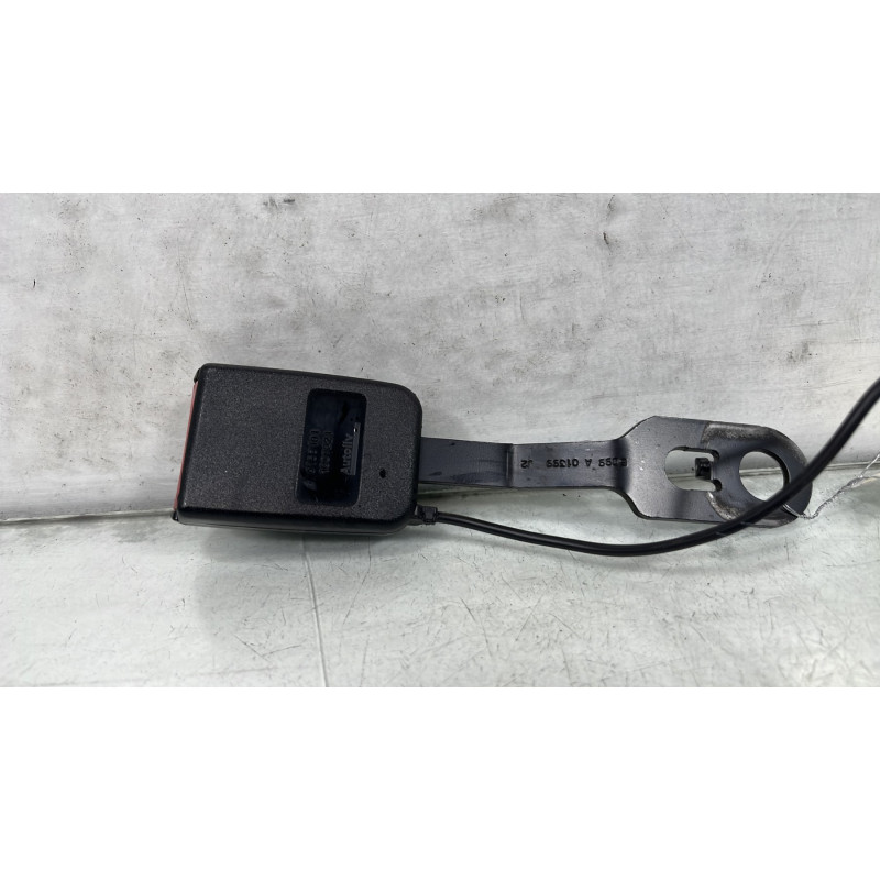 Attache ceinture avant gauche PEUGEOT 207 Photo n°1