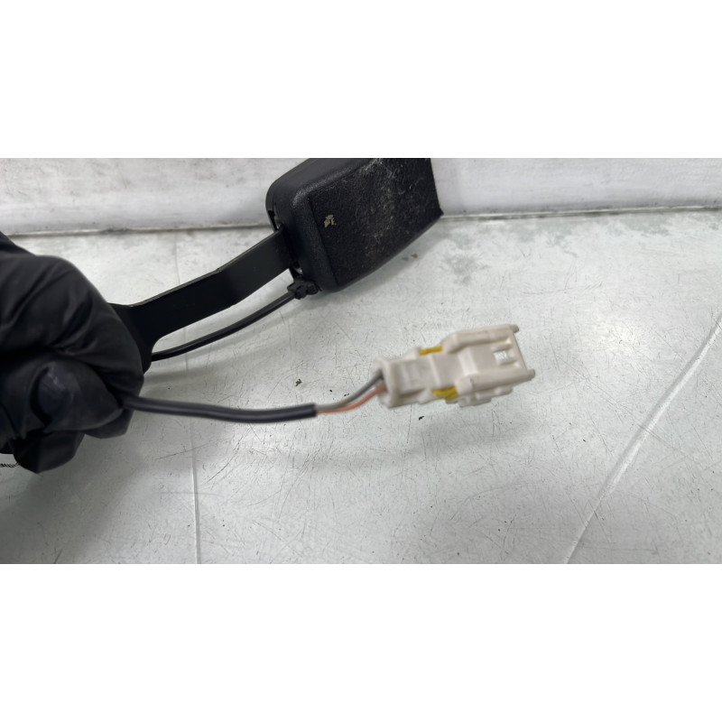 Attache ceinture avant gauche PEUGEOT 207 Photo n°4