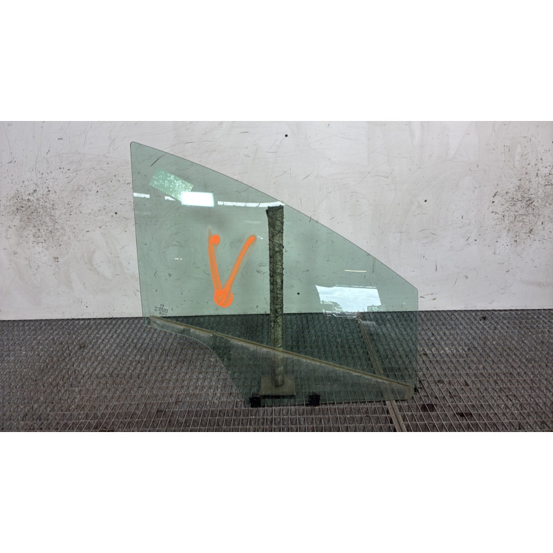 Vitre avant droit PEUGEOT 3008 1 Photo n°1
