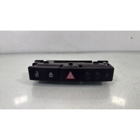 Bouton de warning OPEL ASTRA J Photo n°1