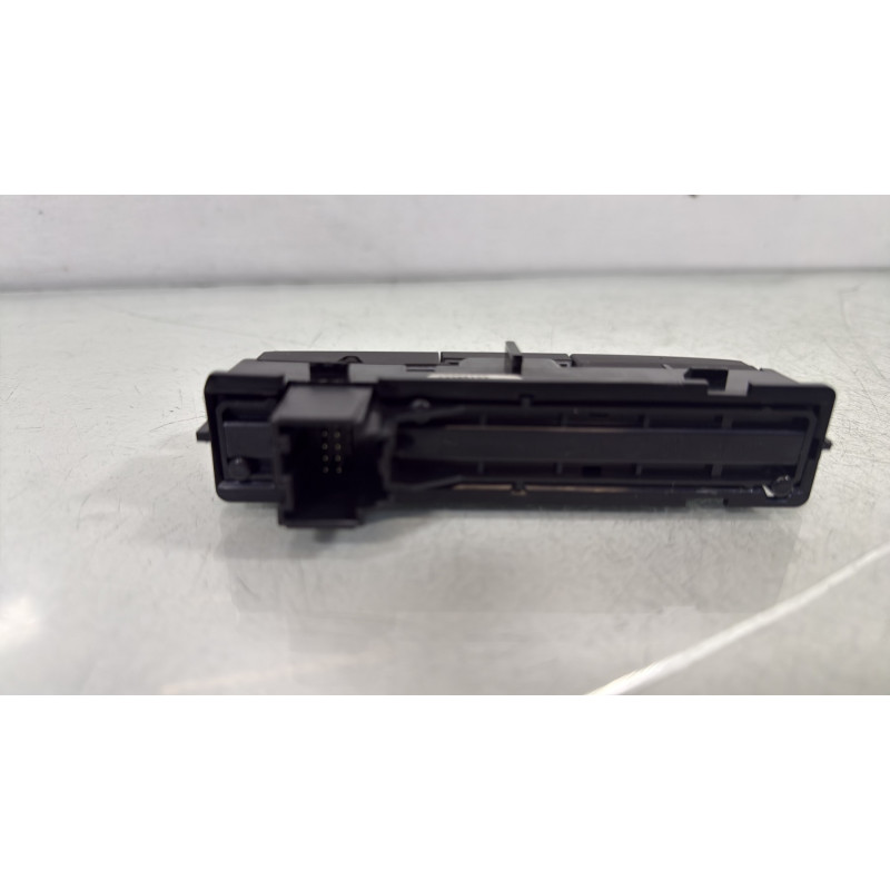 Bouton de warning OPEL ASTRA J Photo n°2
