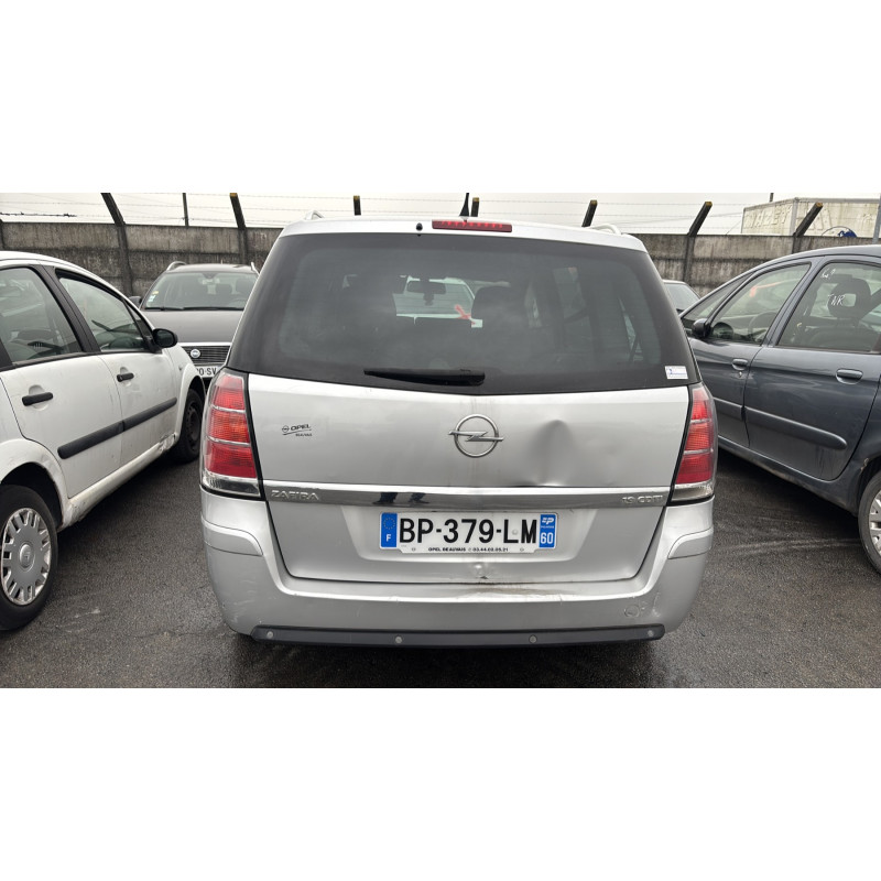 Alternateur OPEL ZAFIRA B Photo n°8
