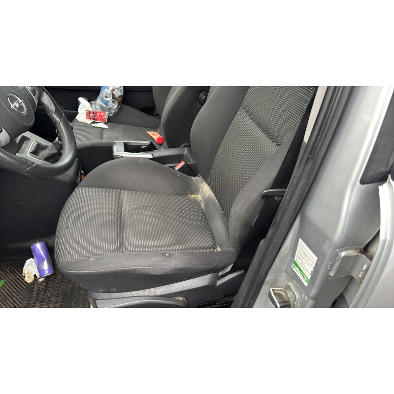 Alternateur OPEL ZAFIRA B Photo n°16