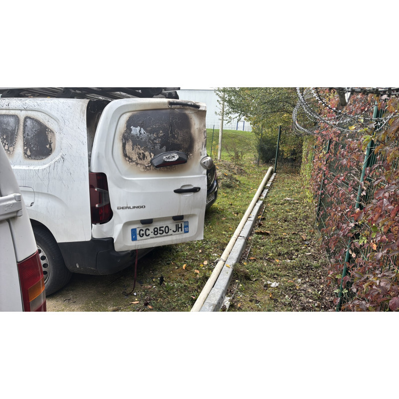 Trappe d'essence CITROEN BERLINGO 3 Photo n°7