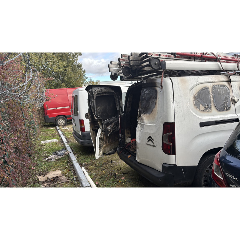Trappe d'essence CITROEN BERLINGO 3 Photo n°8