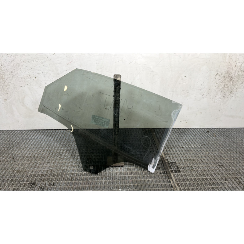 Vitre arriere gauche FORD PUMA 2 Photo n°4