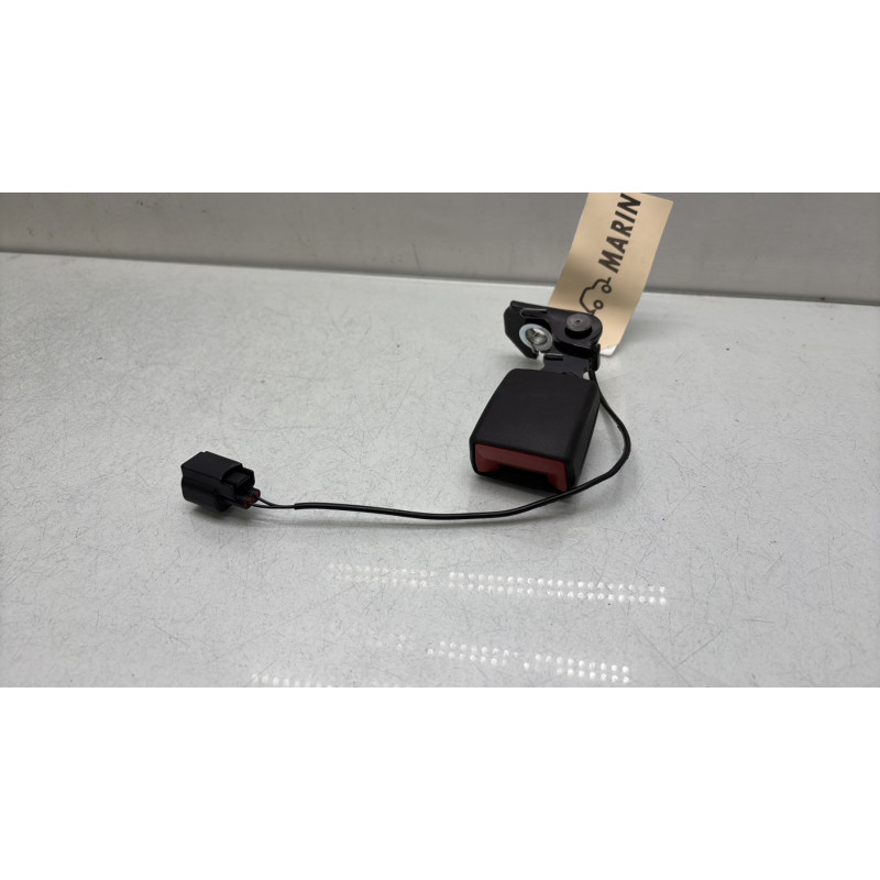 Attache ceinture arriere gauche FORD PUMA 2 Photo n°3