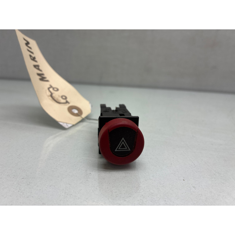 Bouton de warning PEUGEOT 306 Photo n°1