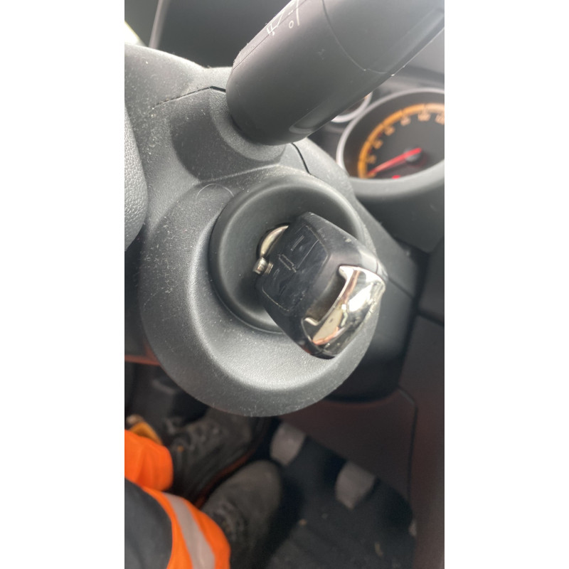 Ceinture avant gauche OPEL CORSA D Photo n°13