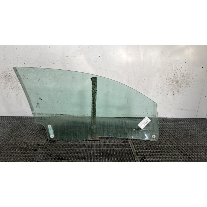Vitre avant gauche ALFA ROMEO GT Photo n°4